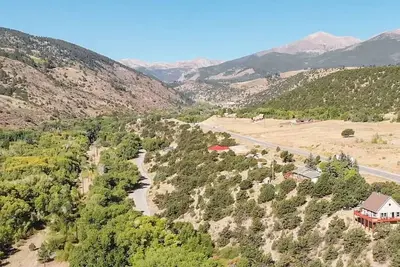 Image de Shavano Chateau 4bd 3ba near Monarch on 50! New Listing Special for Summer 2024