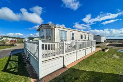 Image de Superb caravan with decking & free WiFi at North Denes Holiday Park ref 40035nd