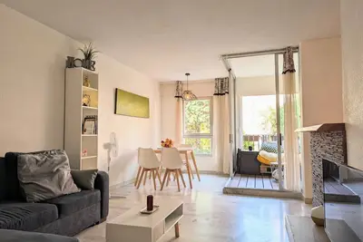 Image de Appart. lumineux 40m² à 50m du port / parking.