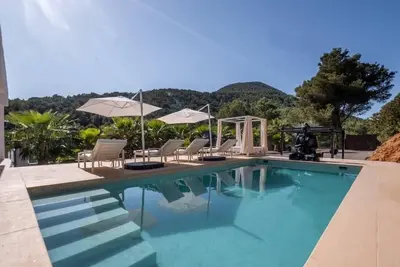 Image de Traumhafte Villa auf Ibiza Mitten im Grünen Gelegen, Strandnähe
