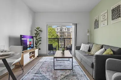 Image de Cozy Urban Getaway | Free Parking, Gym, Stadium