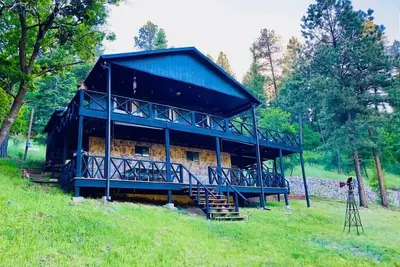 Image de Designer Cabin Estate @vacationloghome