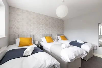 Image de Large House/Fits 10/Near City/Free Parking