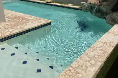 Image de Beautiful Pool Home next to Airport