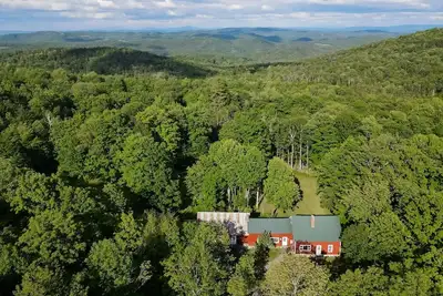 Image de Charming farmhouse, dog friendly, Appalachian trail access
