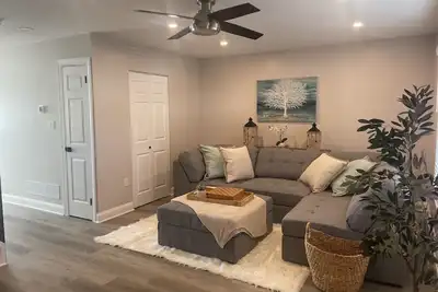 Stylish 4 Bedroom Townhouse near Ud campus