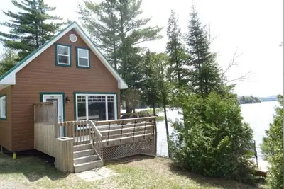 Image de Chalet au bord du Lac du Huit à 1h15 de Québec