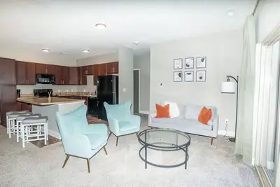 Image de Boho, spacious, luxury retreat close to Jordan Creek Town Center