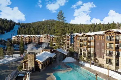Image de Veteran's Holiday weekend in Luxurious 3Bdr Condo at Northstar Lake Tahoe! !
