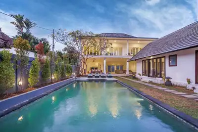 Image de 10 Bdr-Last Minute Deal 50%+Off! ! ! Seminyak