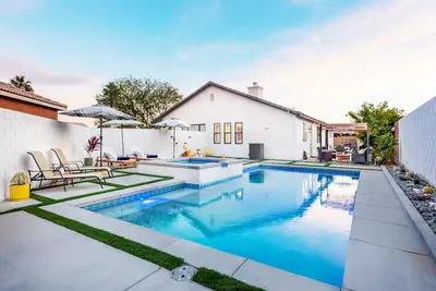 Image de Brand New Pool~Minutes to Coachella, Tennis Garden