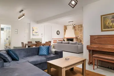 Image de Domelia's Luxury Apartment near airport & beach Ii