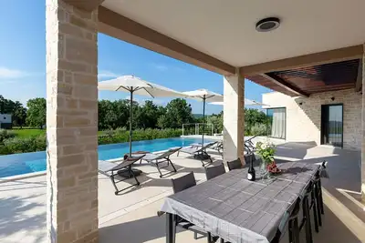 Image de Villa à Vižinada avec 4 chambres à coucher, 8 couchages