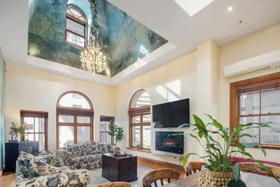 Image de The Birds Nest - Central City Loft