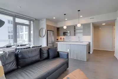 Image de Metro-Connected Clarendon Stay