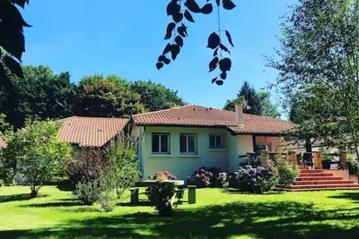 Image de Villa de charme, Parc fleuri et Piscine à Biarritz