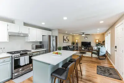 Image de Park, Mountain View, Near Downtown Everett, Boeing, Seattle Premium Outlets, casinos