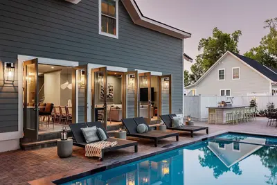 Image de Modern Savannah Home | Private Pool & Spa
