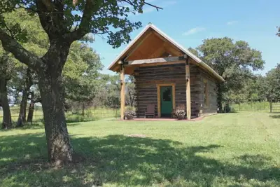 Image de Loft cabin close to Pioneer Woman's Mercantile