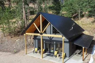 Image de Great Access just Off Hwy, Hot Tub, Open Plan w/ Parking! Close to Town!