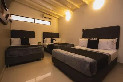 Image de Hermosa Habitación Superior Familiar En Laureles - Estadio