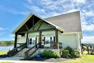 Image de The Bend Waterfront Retreat, Private Boat Launch, Two Docks, Panoramic Views!