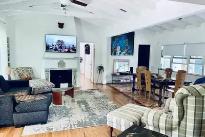 Image de Urban Oasis with Jacuzzi-Free Parking