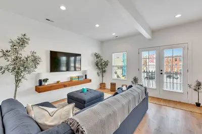 Image de Heart of Wrigleyville 4bd 2ba Long Stay Modern Apt by AllSet Turnover