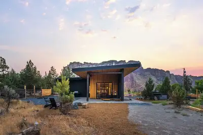 Image de Private Retreat Steps to Smith Rock | Quiet Luxury & Hot Tub