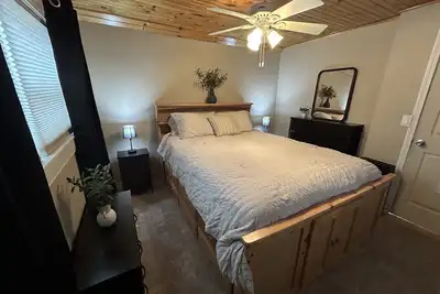 Image de Beautiful, cozy 2 bedroom house on Brantingham Lake!