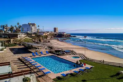 Image de Beach-view dog-friendly villa with private patio, outdoor pool, streaming, Ac
