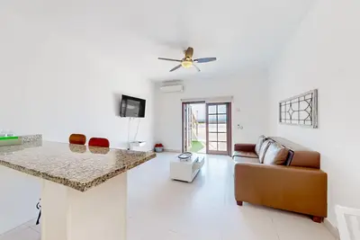 Image de Dog-friendly suite with hot tub, kitchenette, heated outdoor pool, private patio