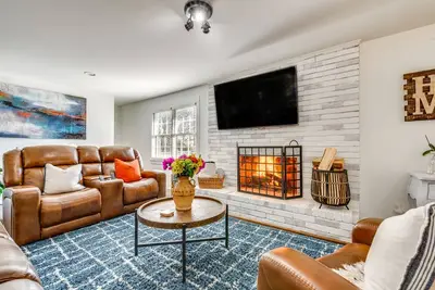 Image de Chic Marietta Getaway w/ Fire Pit & Grill!