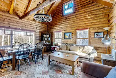 Image de Charming, dog-friendly cabin with an exercise room near golf course