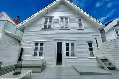 Image de The Green Door H2 Sum