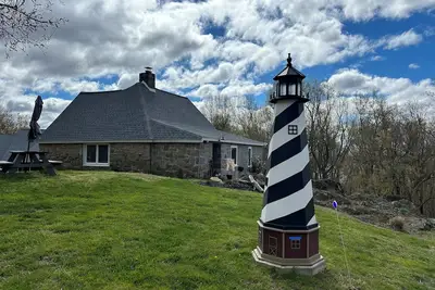Image de Unique cottage built in the 1800s, Granite Cliffs of Port Deposit  Maryland.