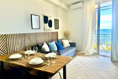 Image de spacious and cozy apartment with a sea view