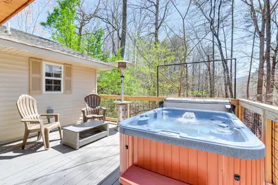 Image de Blue Ridge Haven Near Hiking, Tubing & Kayaking!