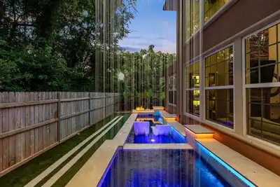 Image de 4 Bed / 3. 5 Bath - Pool & Spa - Spacious Oasis - Pet Friendly