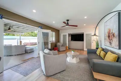 Image de The Zen Den - Movie room, pool/spa, games and more