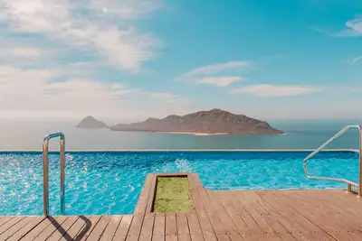 Image de Beachfront Condo with Magnificent views