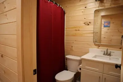 Image de Newly Built Home: Perfectly Located Near Loon Mountain & Downtown Lincoln, Nh!