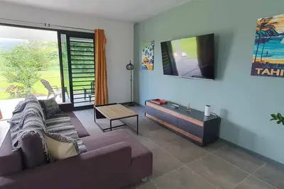 Maison contemporaine tout équipé dans une vallée calme à 6km de la ville.