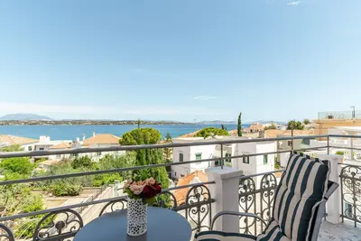 Image de Appartement \"Martha's House\" avec vue sur la mer, Wi-Fi et climatisation