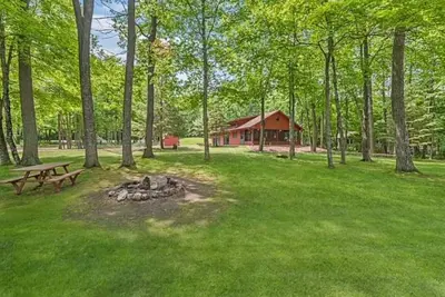 Image de Cozy Crosby Cabin located on Rabbit Lake with great views.
