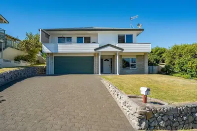 Image de Base: 4 Extra: $30<br>2 Golders Place, Richmond Heights