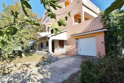 Image de Appartement de deux chambres avec la terrasse et la vue sur le mer Lopar, Rab (A-22583-a)