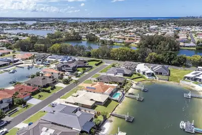 Image de Taine Court, Top Notch