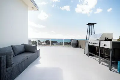 Image de Idyllic Weymouth Retreat with Ocean Views