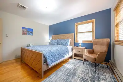 Image de Grandma's House - Classic Indy Charm - 3 Bedrooms